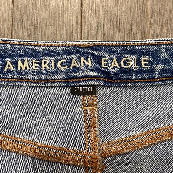 American Eagle High Rise Mom Jeans - Picture 5 of 10